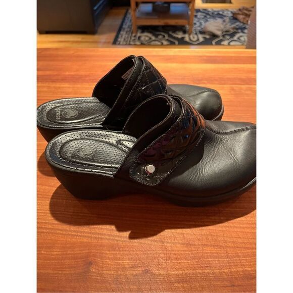 Crocs women size 9 black  leather quilted strap clobber clogs mules 4657 - Picture 5 of 7